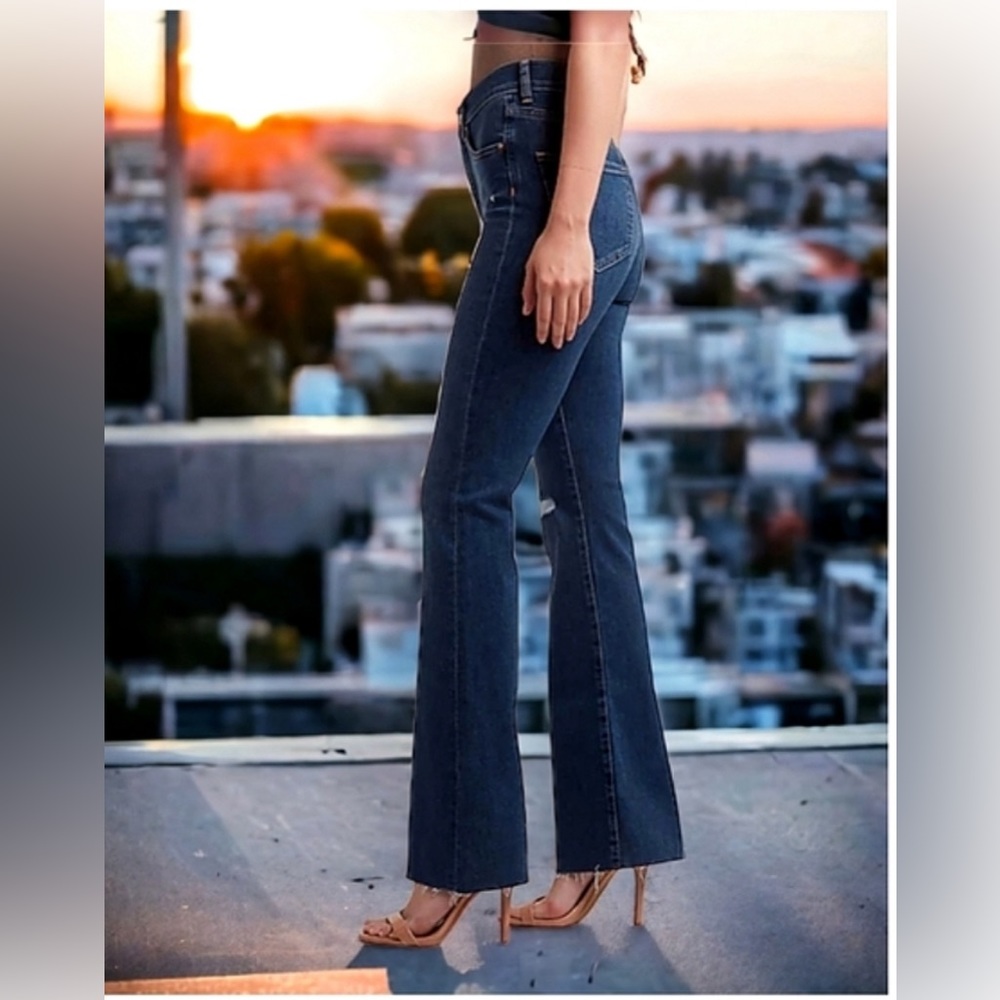 NWT Express High Rise Ripped Raw Hem Supersoft Flare Jeans Size 6R